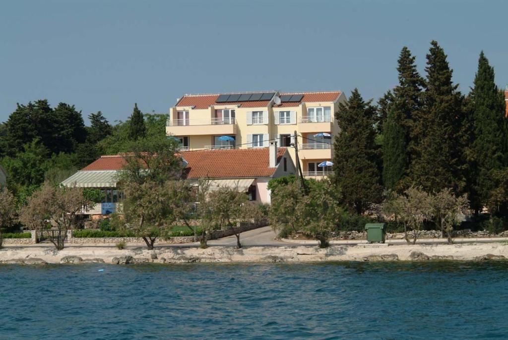 Apartment Basioli *